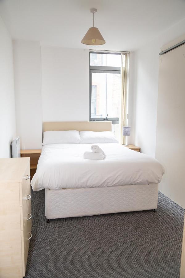 Serviced Apartment In Liverpool City Centre - Free Parking - Balcony - By Happy Days מראה חיצוני תמונה