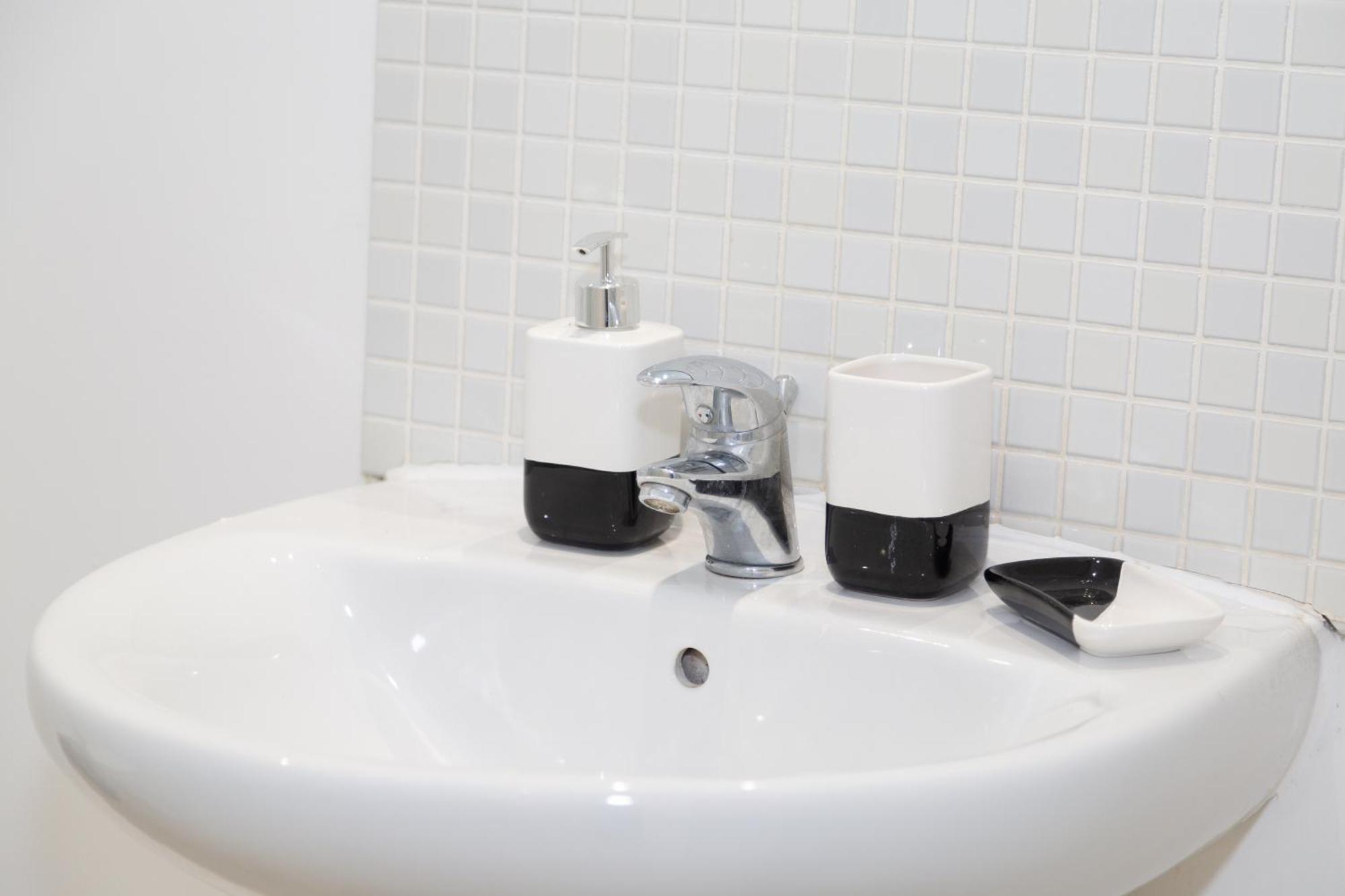 Serviced Apartment In Liverpool City Centre - Free Parking - Balcony - By Happy Days מראה חיצוני תמונה