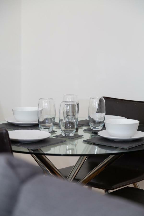 Serviced Apartment In Liverpool City Centre - Free Parking - Balcony - By Happy Days מראה חיצוני תמונה